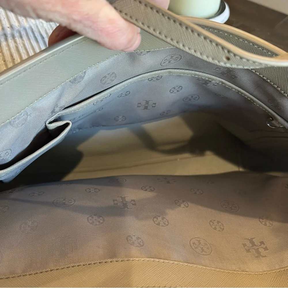 Tory Burch Emerson Carryall Bag - Tan